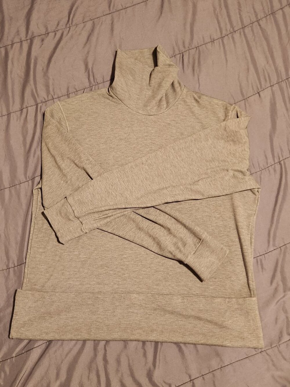Mens XL Uniqlo longsleeve turtleneck